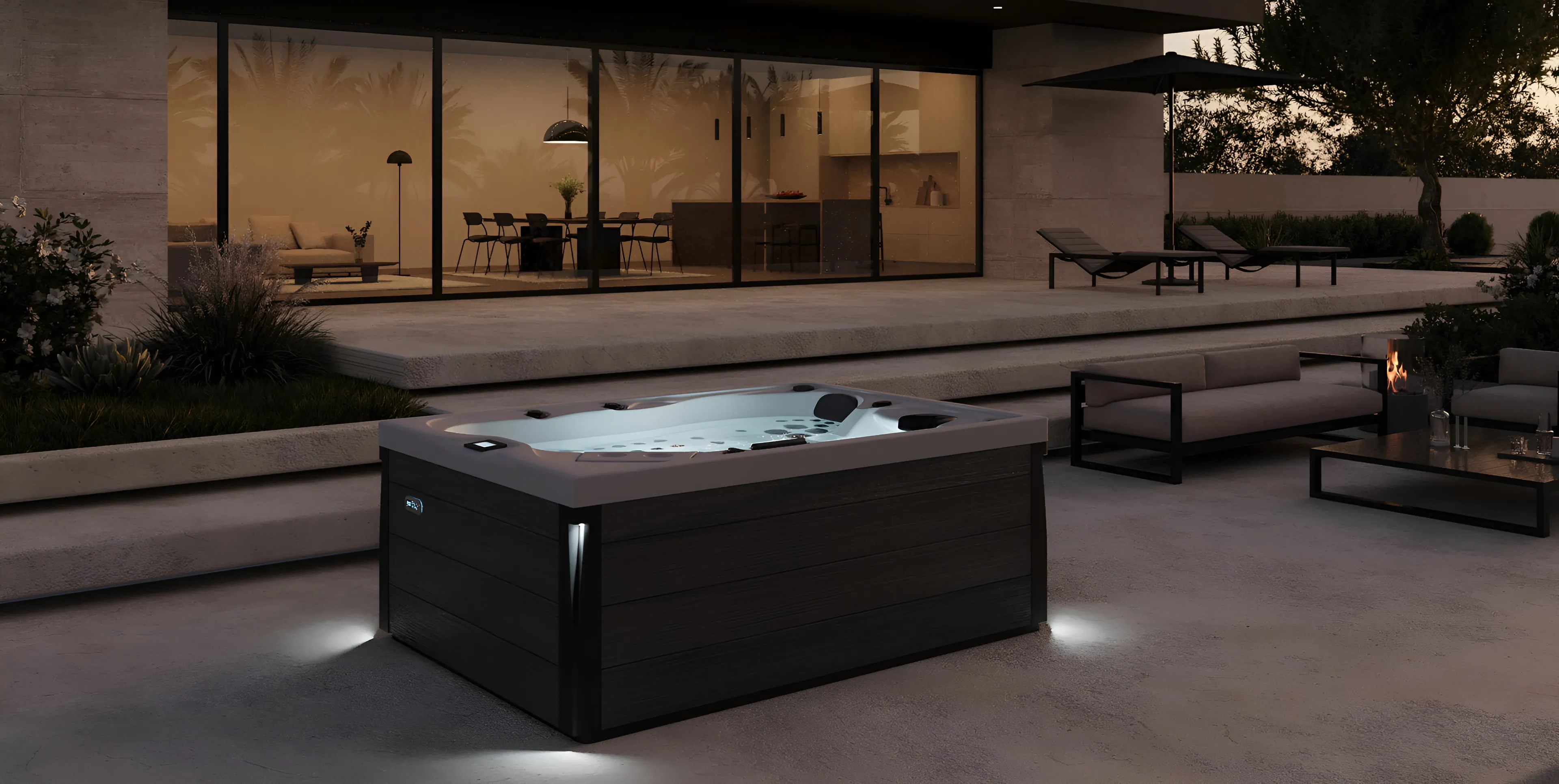 La stessa spa Topaz di notte, con i LED perimetrali accesi