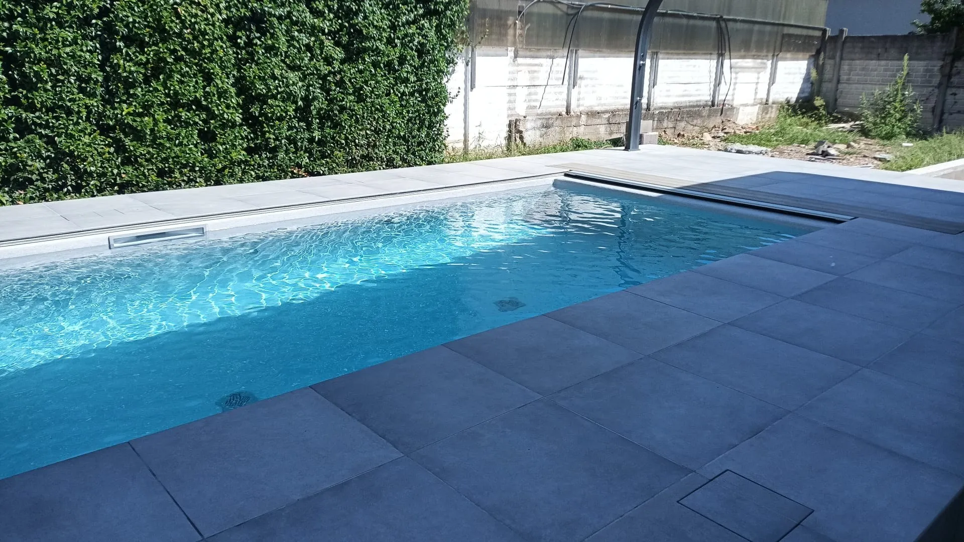 Copertura per piscina installata da Greenjoy