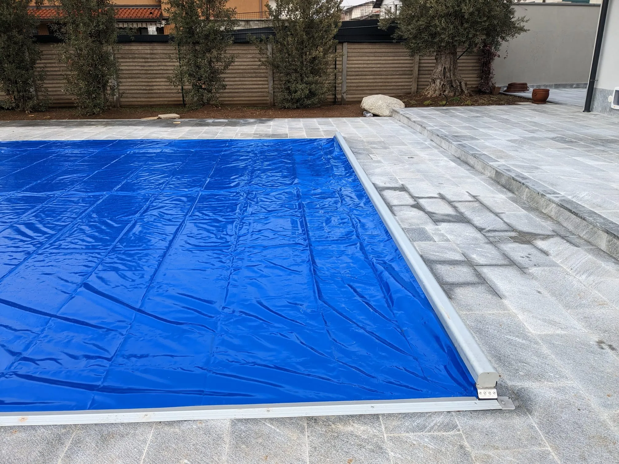 Copertura per piscina installata da Greenjoy