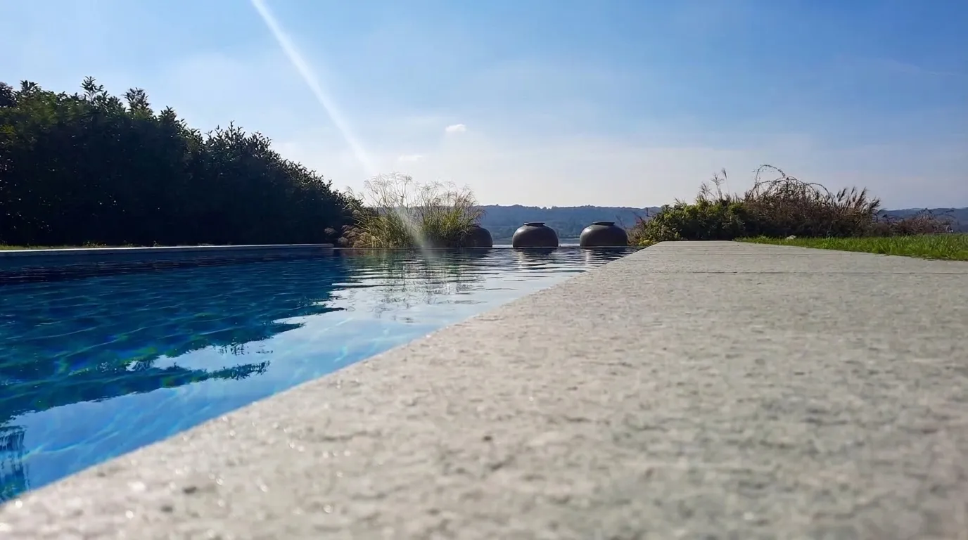 Piscina interrata realizzata da Greenjoy Piscine