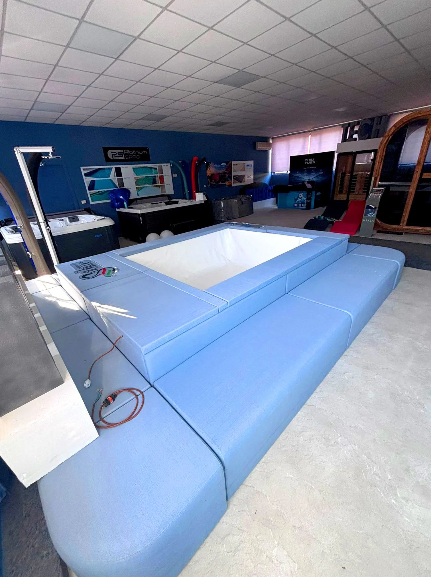 Showroom Greenjoy di Besnate: spa, saune e vasche esposte, foto 3