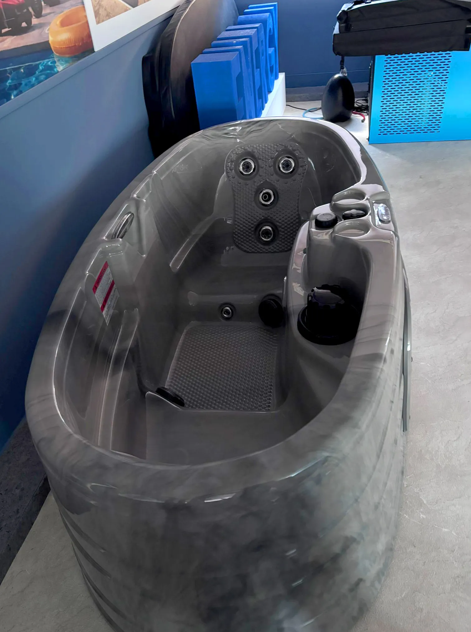 Showroom Greenjoy di Besnate: spa, saune e vasche esposte, foto 17